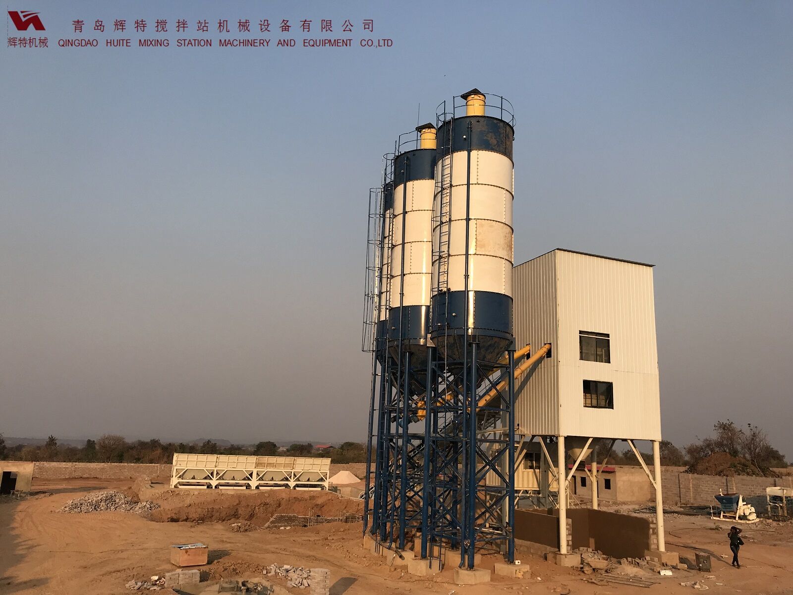 輝特混凝土攪拌站HZS120采用國(guó)內(nèi)外知名品牌，大大降低了設(shè)備故障率