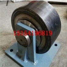 山東地區(qū)5方攪拌罐車罐體拖輪價(jià)格