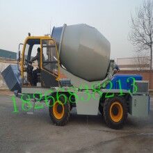 湖北石首大號水泥攪拌車 民房建設(shè) 自上料混凝土攪拌車 自動混凝土運(yùn)輸車