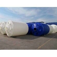 PE水箱 純水水箱 污水水箱 重慶水箱生產(chǎn)廠家 塑料水箱產(chǎn)品常用名稱：塑料水箱、PE水箱、PE桶、蓄水箱、儲水箱、PE儲罐、塑料儲罐、清洗水箱、塑料水箱儲罐、聚乙烯水箱、反滲透塑料水箱、超濾水箱、原水